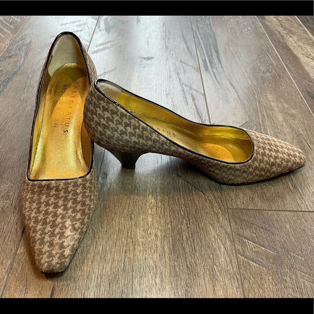 Caligarius Suede Houndstooth Pumps
